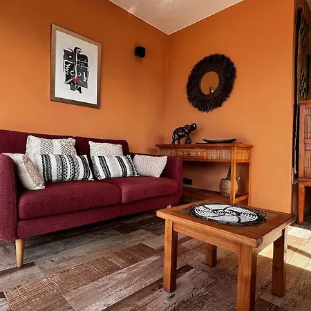 Jacaranda Apartment *