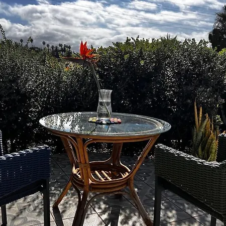 Jacaranda Stylish Ambiance With Volcano And Ocean Views *