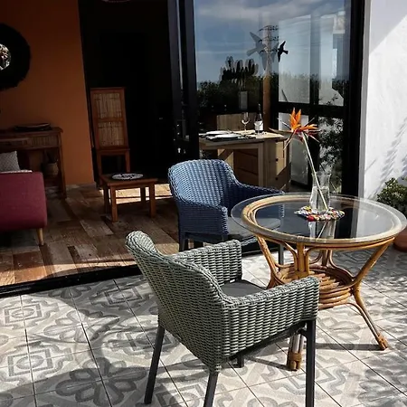 Apartment Jacaranda Stylish Ambiance With Volcano And Ocean Views *