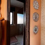 Jacaranda Stylish Ambiance With Volcano And Ocean Views Apartment *
